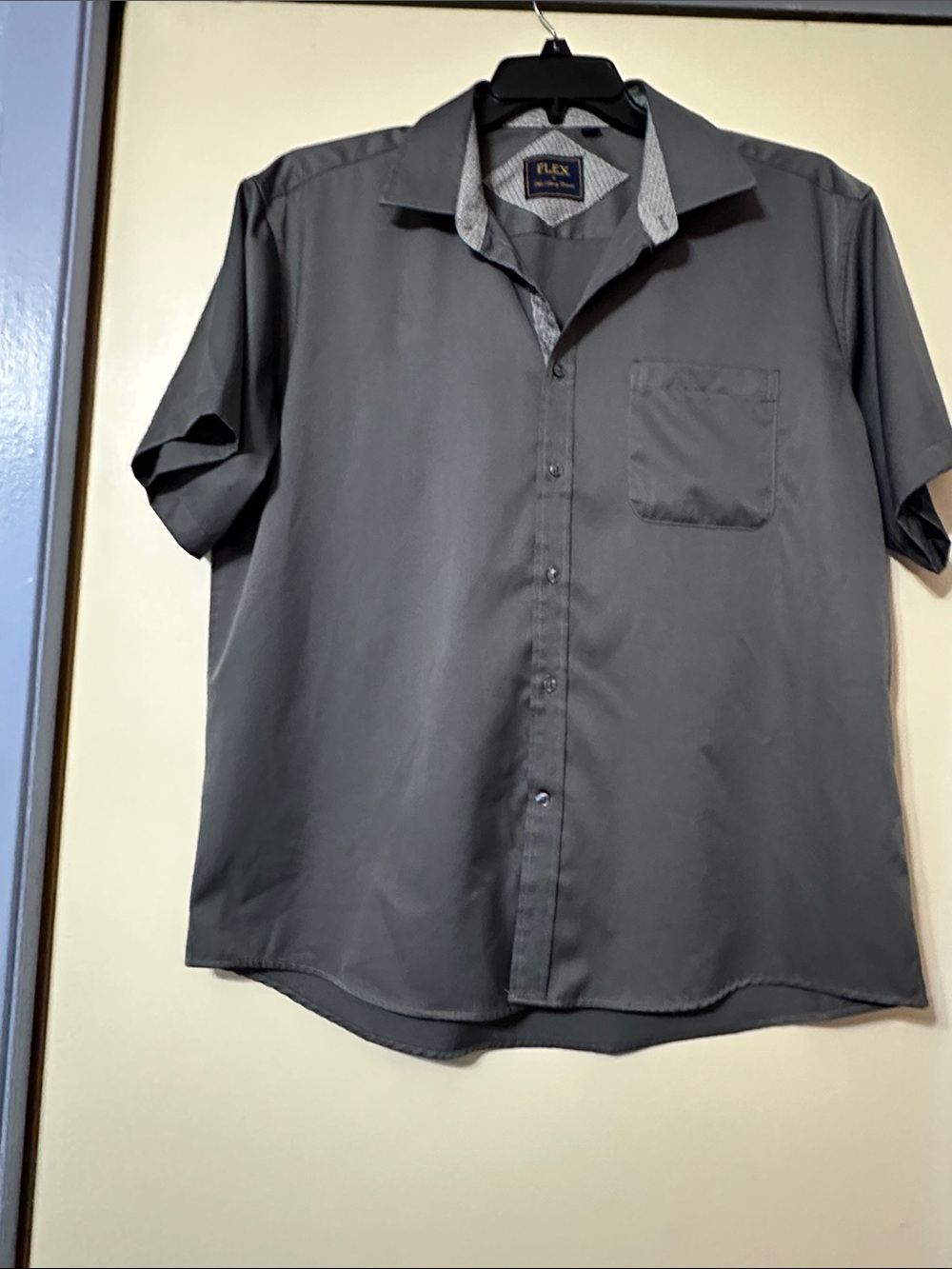 FLEX Men’s Short Sleeve Button-Down Shirt — Slate Gray